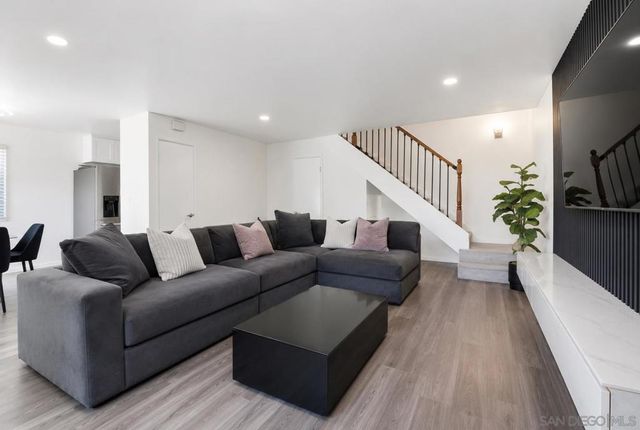 6516 Omega Dr, San Diego, CA 92139