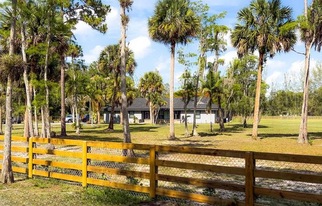 1464 Clydesdale Drive, Loxahatchee, FL 33470