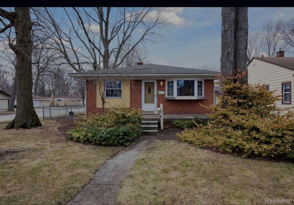 4224 CROISSANT Street, Dearborn Heights, MI 48125