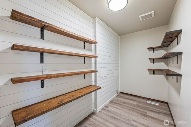 438 S Kansas Loop, East Wenatchee, WA 98802