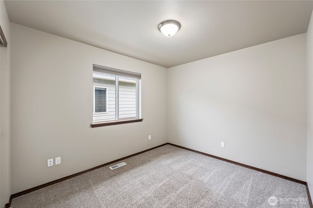 438 S Kansas Loop, East Wenatchee, WA 98802