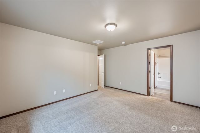 438 S Kansas Loop, East Wenatchee, WA 98802