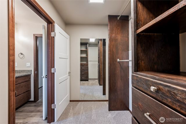 438 S Kansas Loop, East Wenatchee, WA 98802