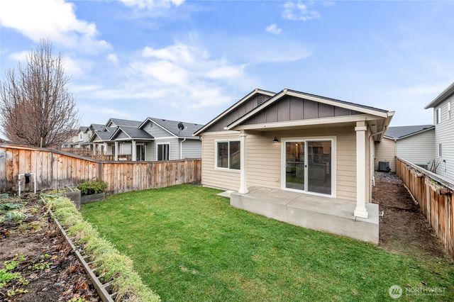 438 S Kansas Loop, East Wenatchee, WA 98802