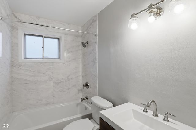 3909 Richelieu Court, Indianapolis, IN 46226