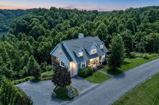 425 Opal Point Dr, Smithville, TN 37166