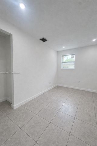 1861 NW 112th St, Miami, FL 33167