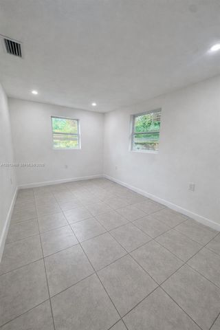 1861 NW 112th St, Miami, FL 33167
