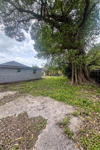 1861 NW 112th St, Miami, FL 33167
