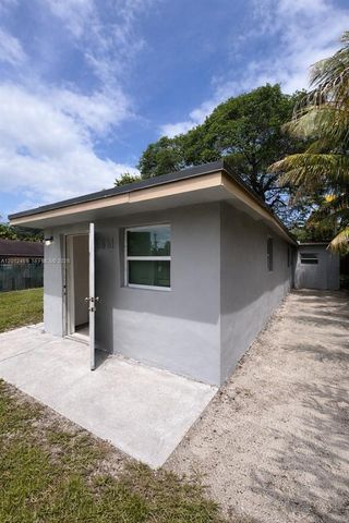 1861 NW 112th St, Miami, FL 33167