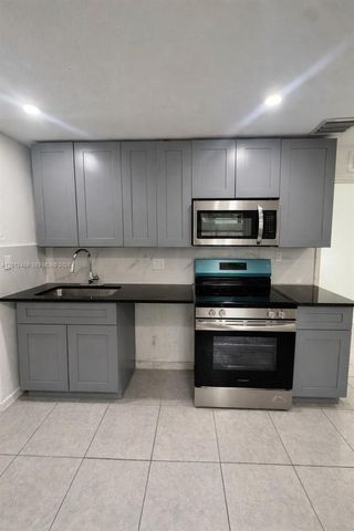 1861 NW 112th St, Miami, FL 33167