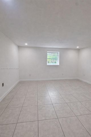 1861 NW 112th St, Miami, FL 33167