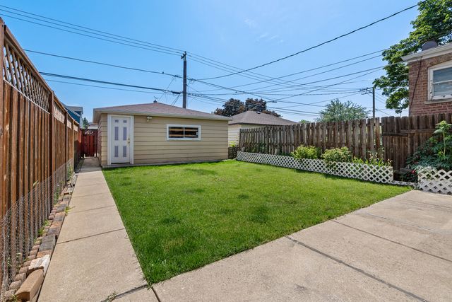 3855 W 58th Place, Chicago, IL 60629