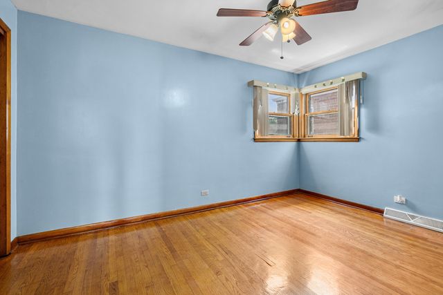 3855 W 58th Place, Chicago, IL 60629