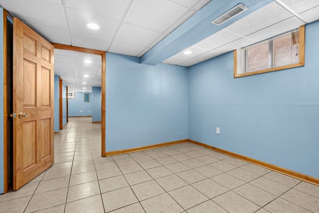 3855 W 58th Place, Chicago, IL 60629