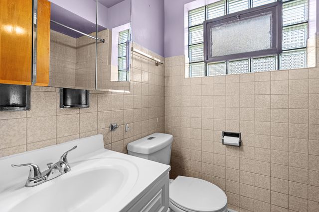 3855 W 58th Place, Chicago, IL 60629