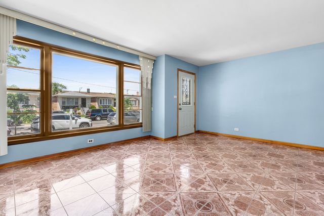 3855 W 58th Place, Chicago, IL 60629