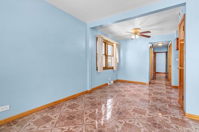 3855 W 58th Place, Chicago, IL 60629