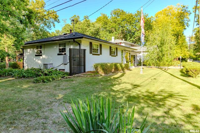 303 E LYNDALE Road, Peoria, IL 61614