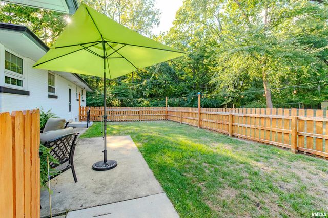 303 E LYNDALE Road, Peoria, IL 61614