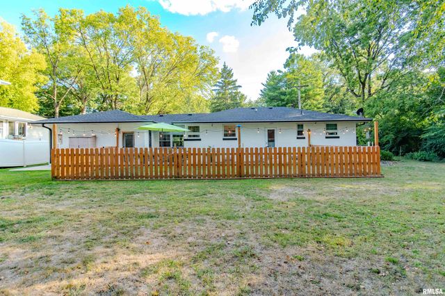 303 E LYNDALE Road, Peoria, IL 61614