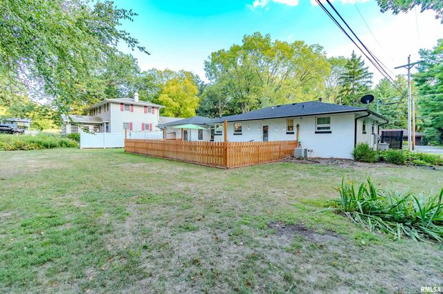 303 E LYNDALE Road, Peoria, IL 61614