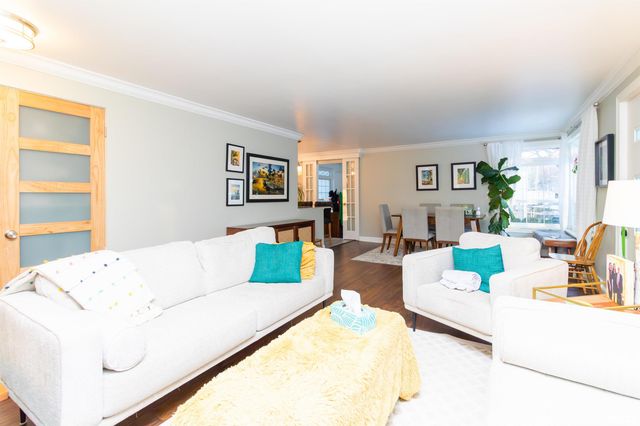 303 E LYNDALE Road, Peoria, IL 61614