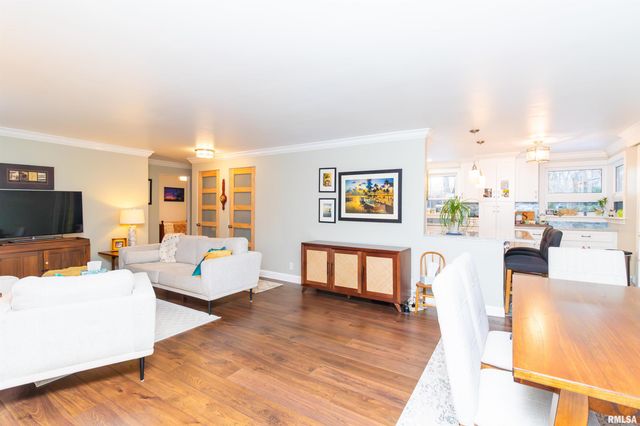 303 E LYNDALE Road, Peoria, IL 61614