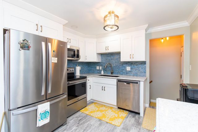 303 E LYNDALE Road, Peoria, IL 61614