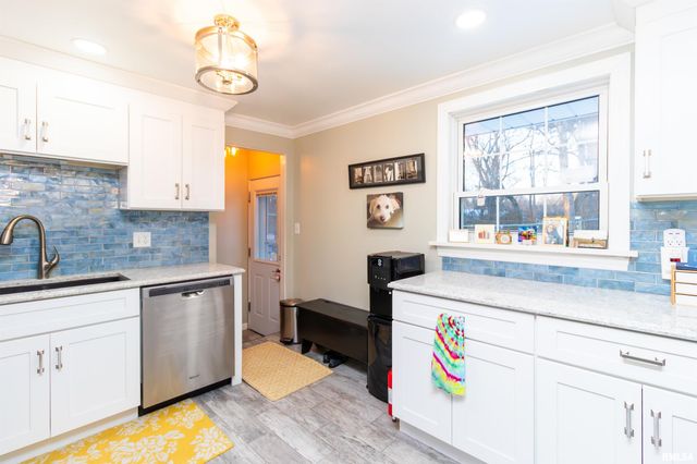 303 E LYNDALE Road, Peoria, IL 61614