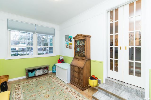 303 E LYNDALE Road, Peoria, IL 61614