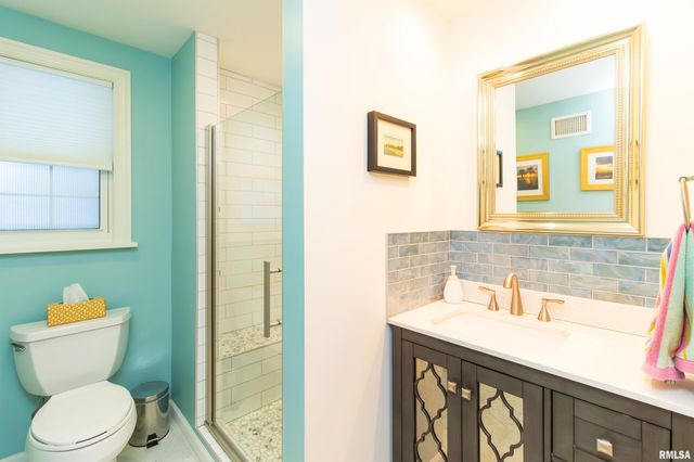 303 E LYNDALE Road, Peoria, IL 61614