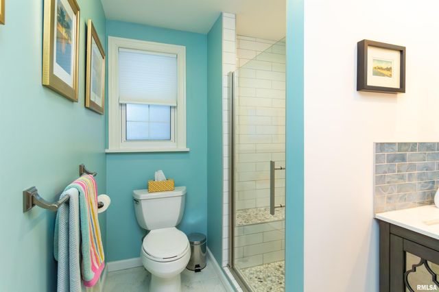 303 E LYNDALE Road, Peoria, IL 61614