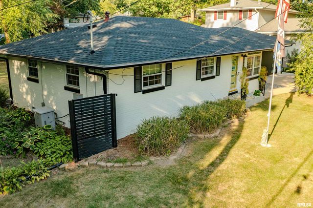 303 E LYNDALE Road, Peoria, IL 61614