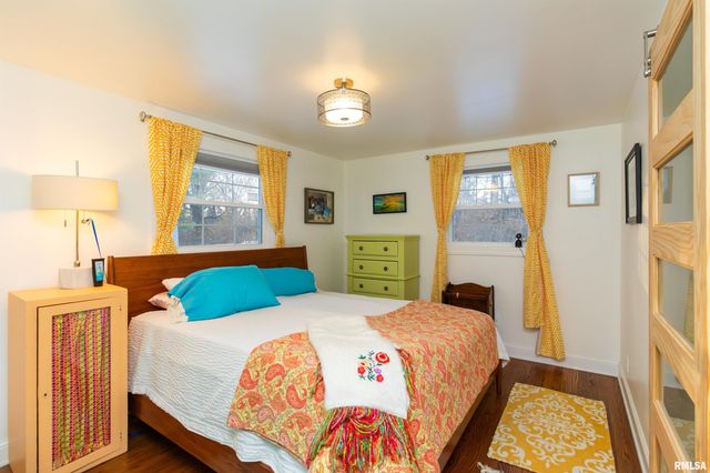 303 E LYNDALE Road, Peoria, IL 61614