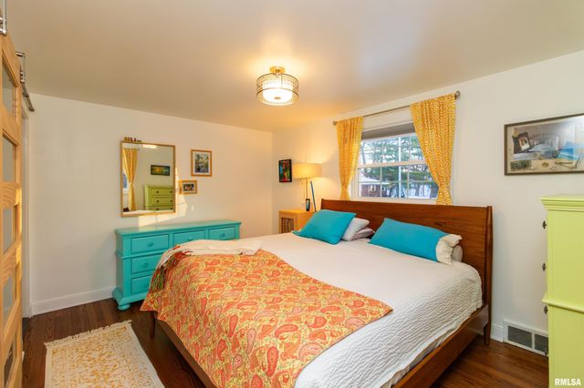 303 E LYNDALE Road, Peoria, IL 61614