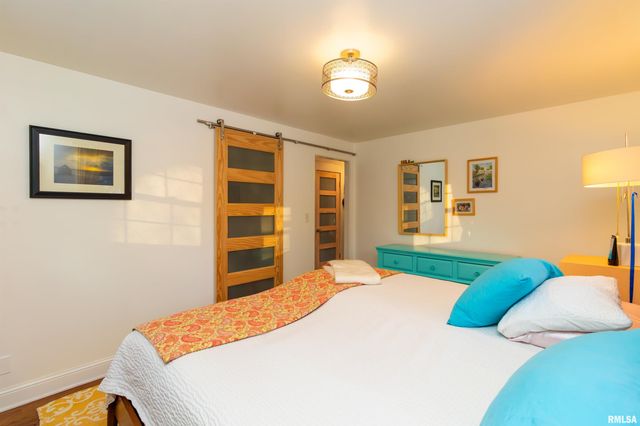 303 E LYNDALE Road, Peoria, IL 61614