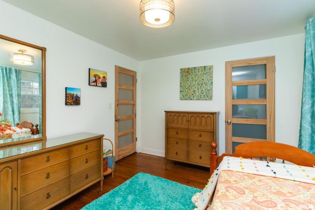 303 E LYNDALE Road, Peoria, IL 61614