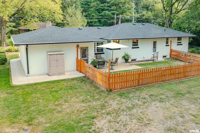 303 E LYNDALE Road, Peoria, IL 61614