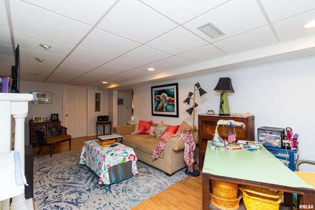 303 E LYNDALE Road, Peoria, IL 61614