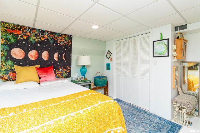 303 E LYNDALE Road, Peoria, IL 61614