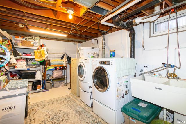 303 E LYNDALE Road, Peoria, IL 61614