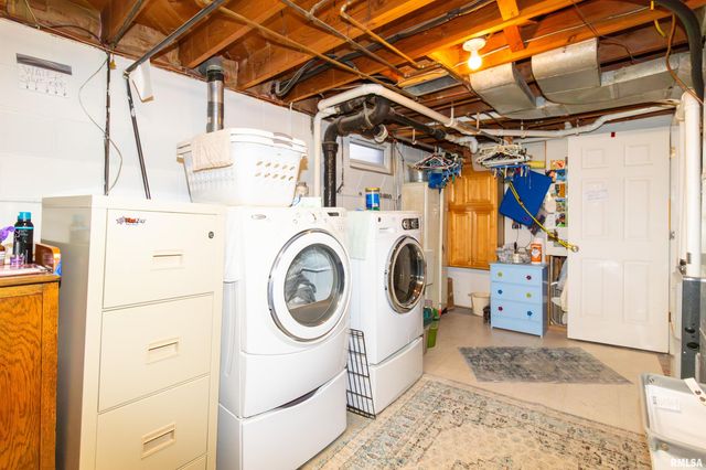 303 E LYNDALE Road, Peoria, IL 61614