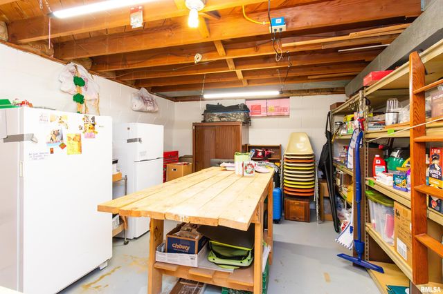 303 E LYNDALE Road, Peoria, IL 61614