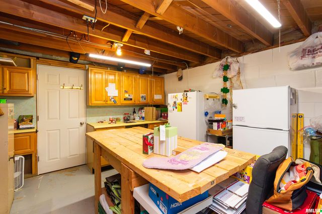 303 E LYNDALE Road, Peoria, IL 61614