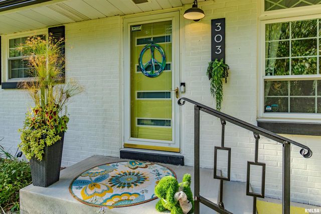 303 E LYNDALE Road, Peoria, IL 61614