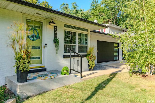 303 E LYNDALE Road, Peoria, IL 61614