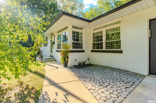 303 E LYNDALE Road, Peoria, IL 61614