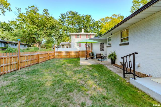 303 E LYNDALE Road, Peoria, IL 61614