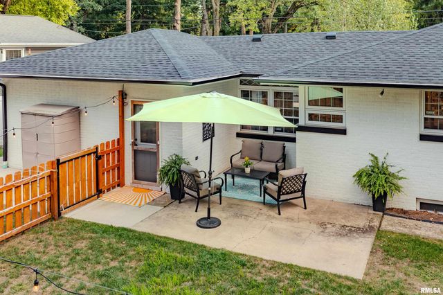 303 E LYNDALE Road, Peoria, IL 61614